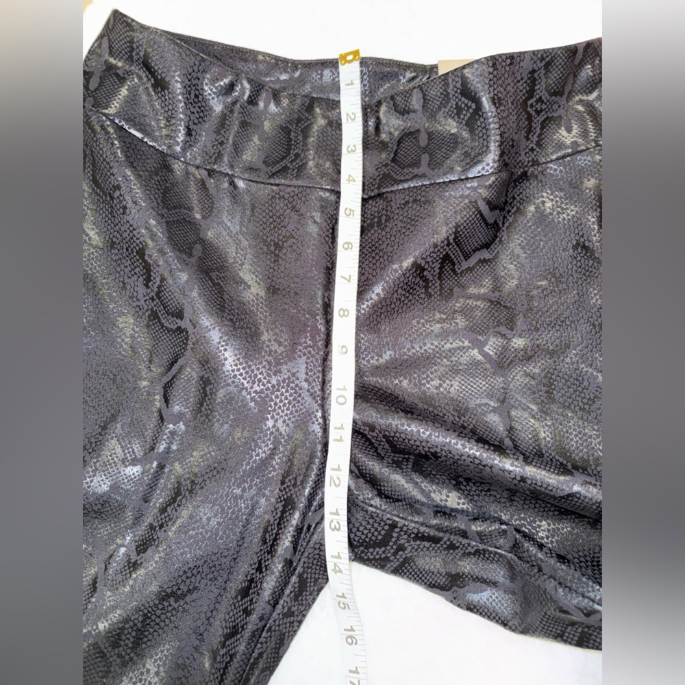 NWT Soft Surroundings Black Snake Print Leggings Size M - Picture 4 of 7